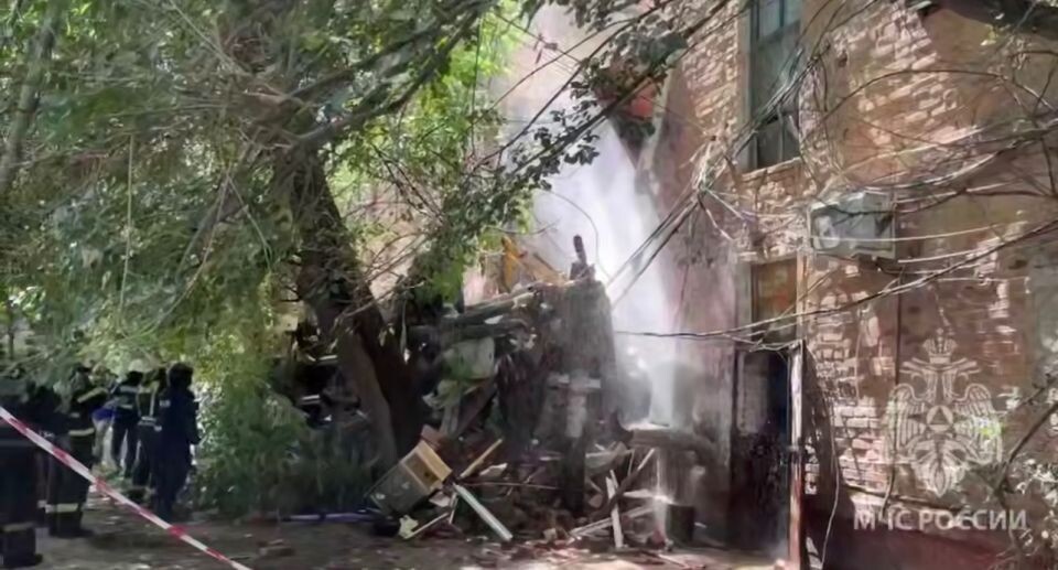    Обрушенный дом в Астрахани. Источник: МЧС России