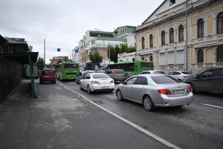Пробки Тюмени длятся до сих пор. Фото: Никита Сабашников