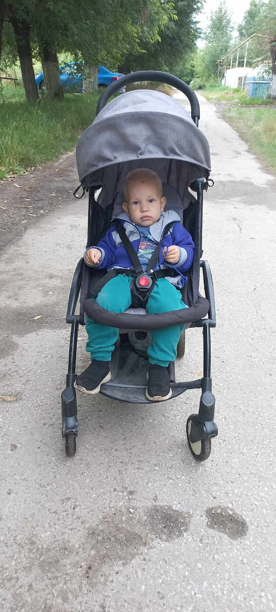 Такой серьёзный)