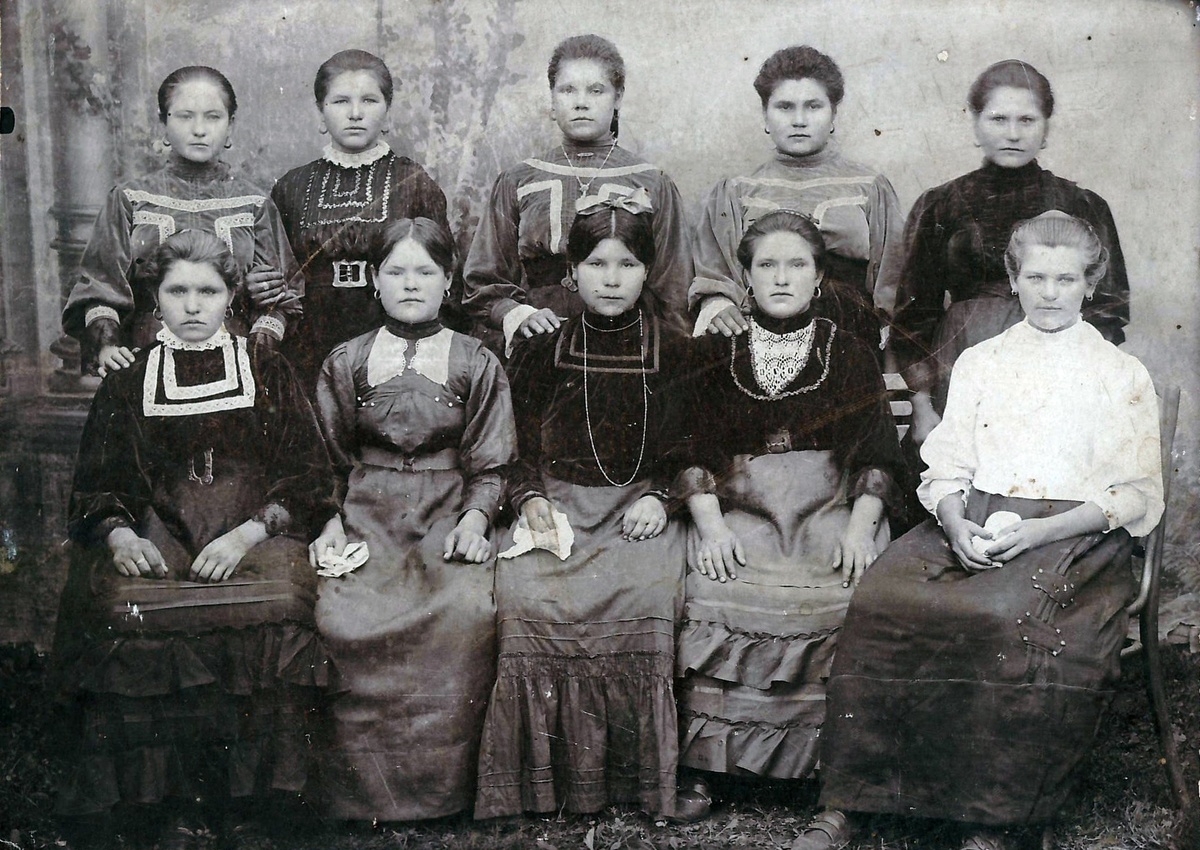 Девушки из станицы Махошевской Майкопского отдела Кубанской области, 1913-1914 гг.
