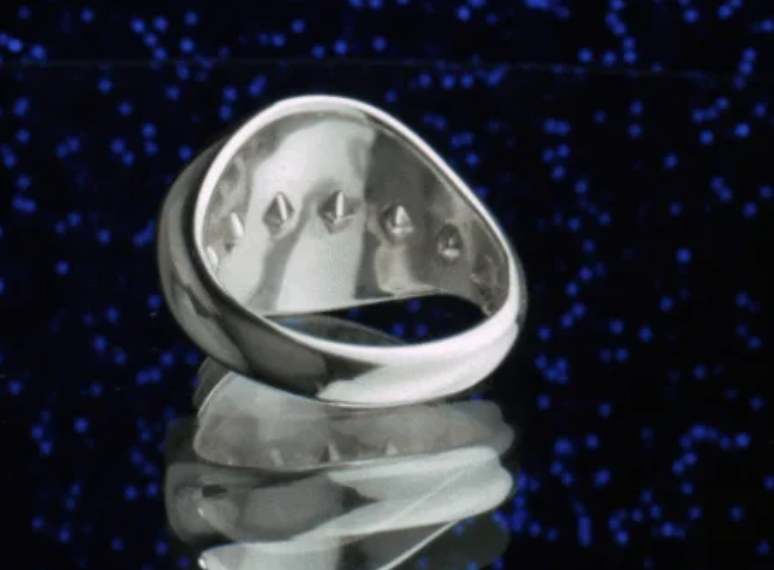 Кольцо против думскроллинга: Новый американский хит берется за ваши привычки