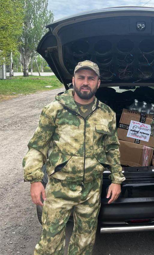 Волонтер Владислав Секриеру