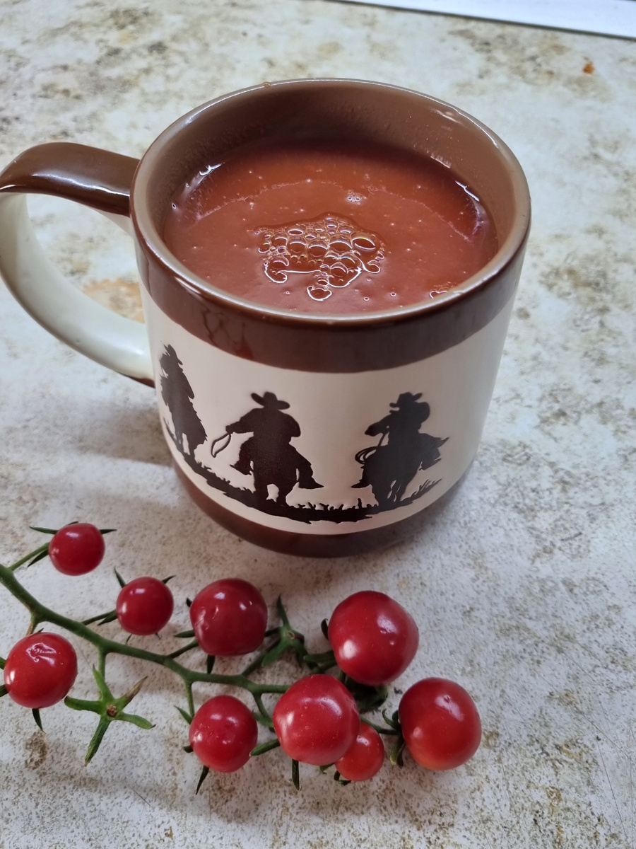 Фото: Зеленая леди, сад, семья и томатный сок