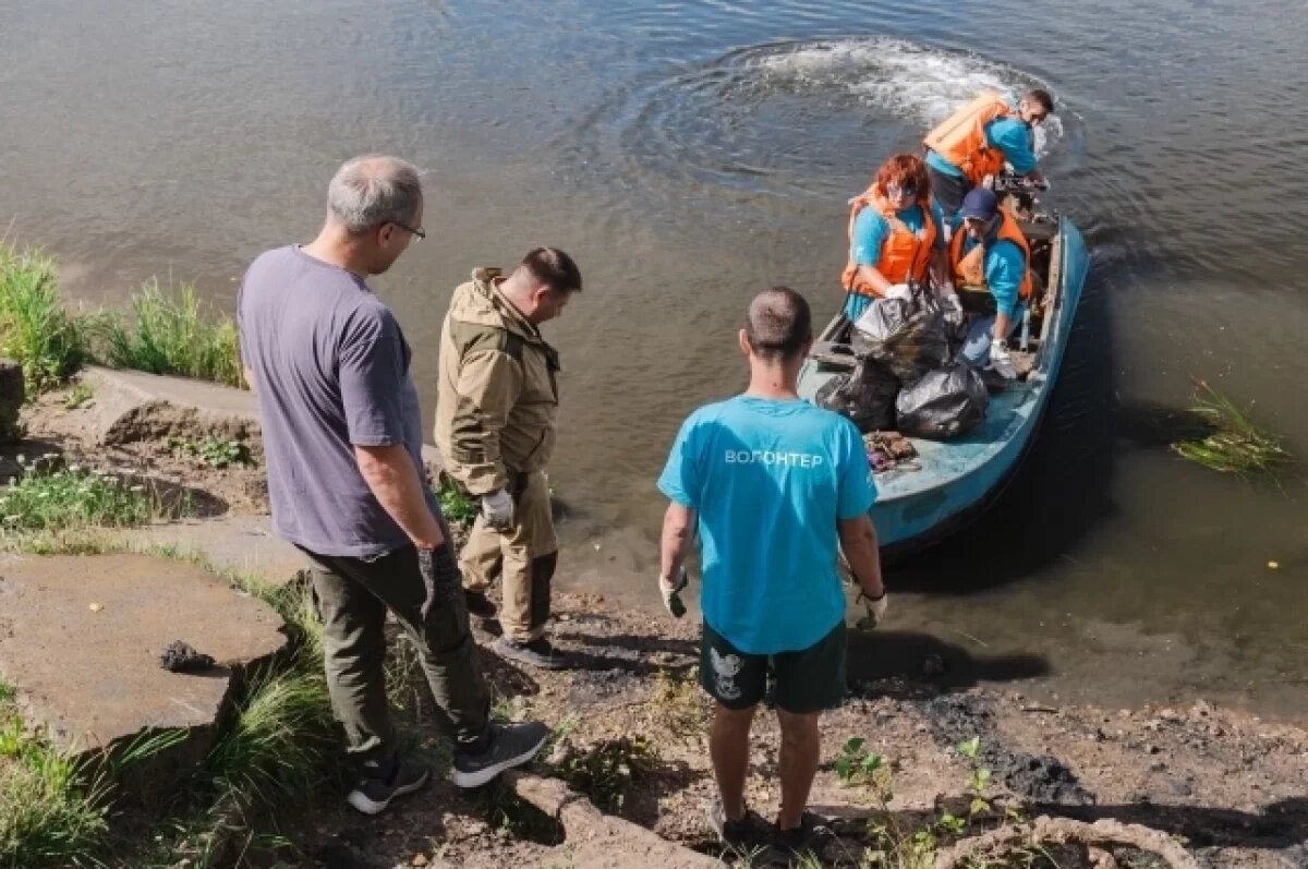    Металлурги в Чусовом посвящают своё свободное время помощи людям и природе