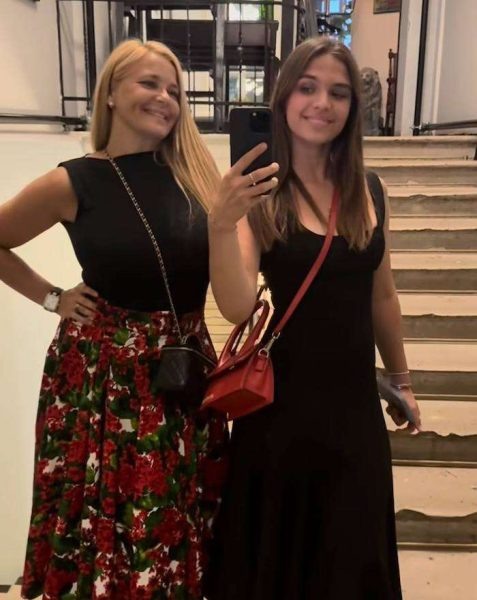    Ирина Пегова с дочерью. Фото: соцсети