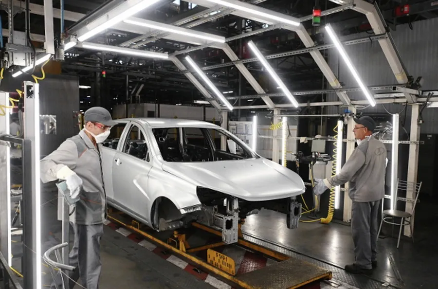 Цех сборки автомобилей Lada на «АвтоВАЗе»
Фото:
Михаил Воскресенский / РИА Новости