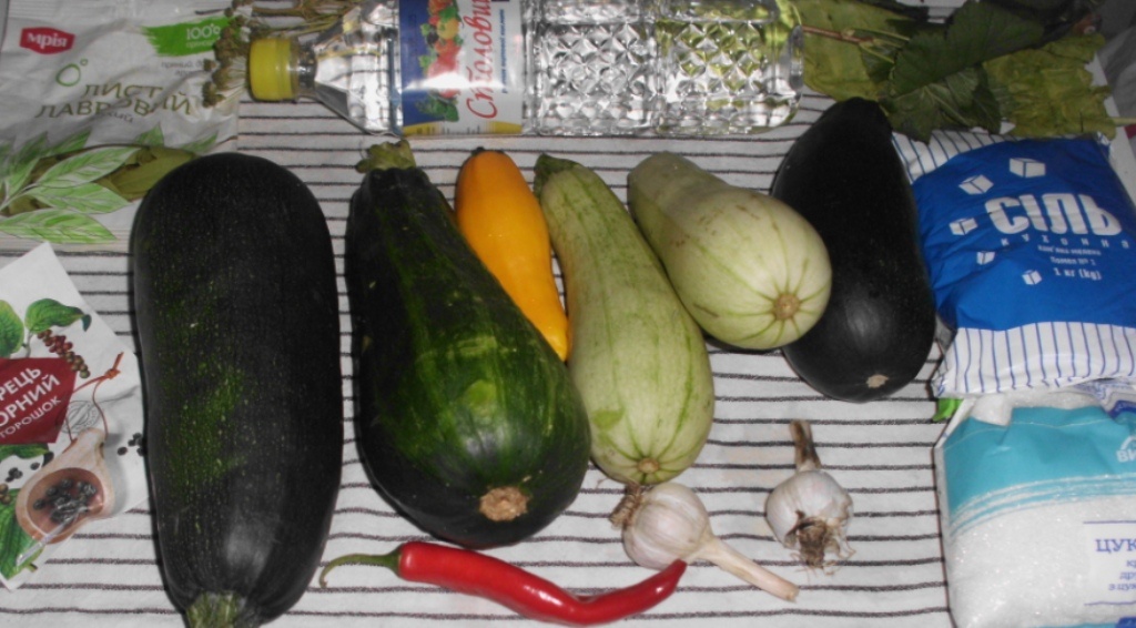 Продукты для маринования кабачков по-болгарски. Фото автора канала Житейская проза