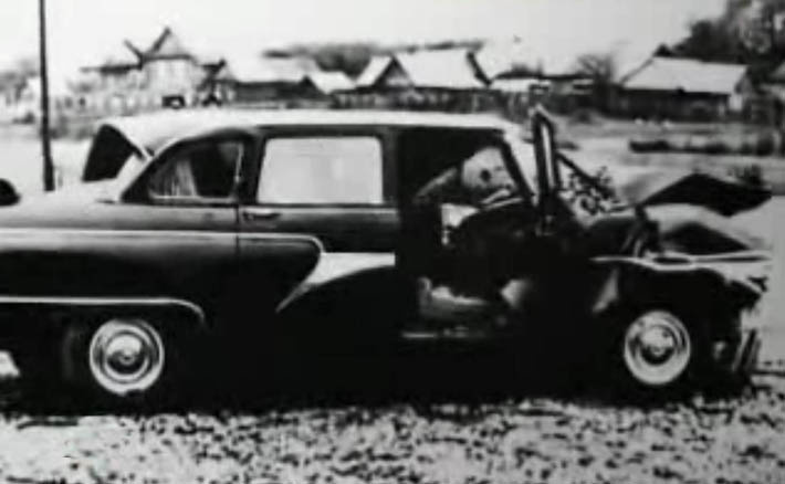 ГАЗ-13 «Чайка» — автомобиль, на котором в октябре 1980 года разбился первый секретарь ЦК компартии Белорусии Петр Машеров.