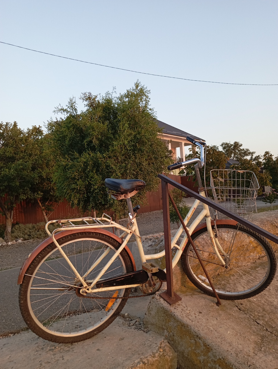 Просто велик у моря.