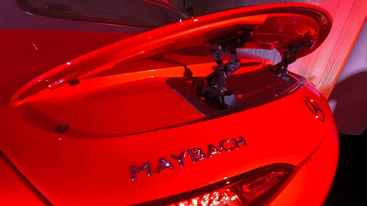    Mercedes-Maybach SL 680 Monogram.