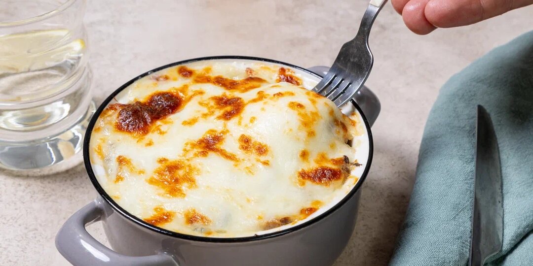 Жюльен из лесных грибов с голубым сыром