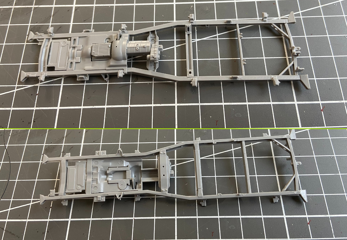 В процессе сборки рамы стендовой модели УАЗ-3909 "Буханка". Фото из личного архива автора © 2025 год