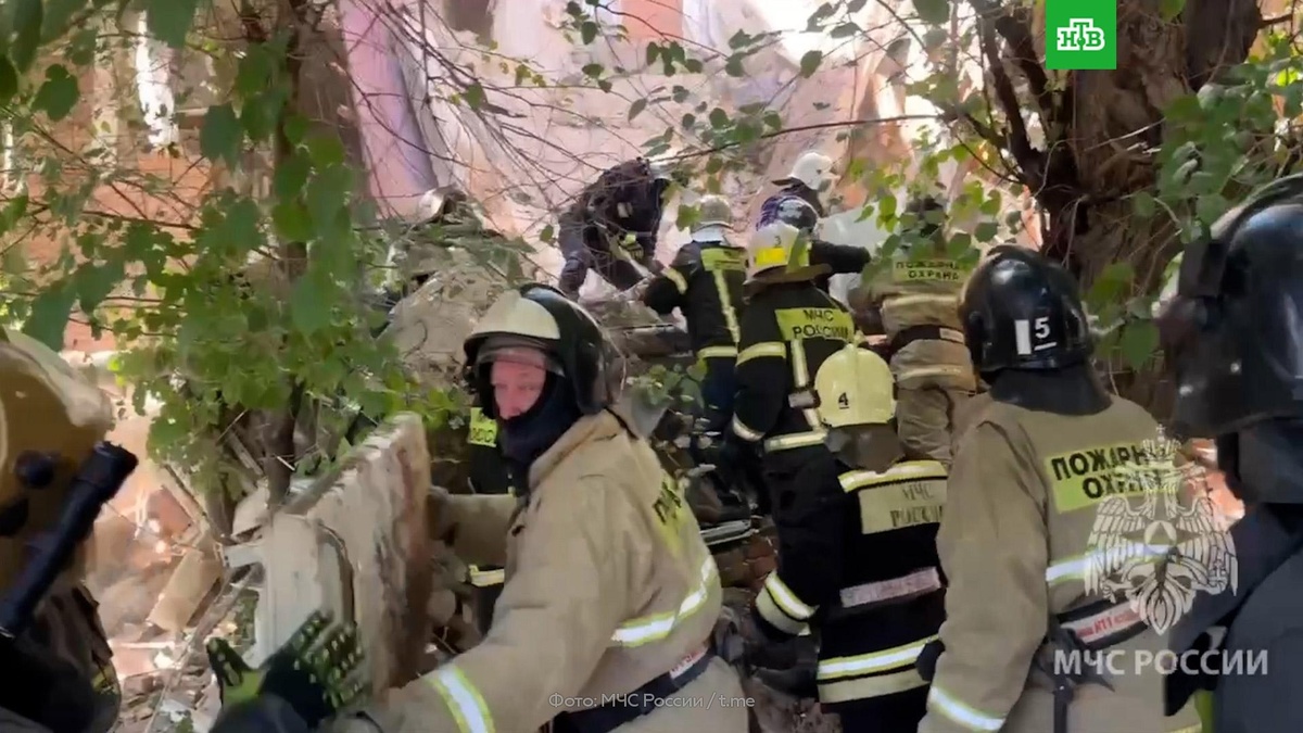    Подъезд обрушился в жилом доме в Астрахани