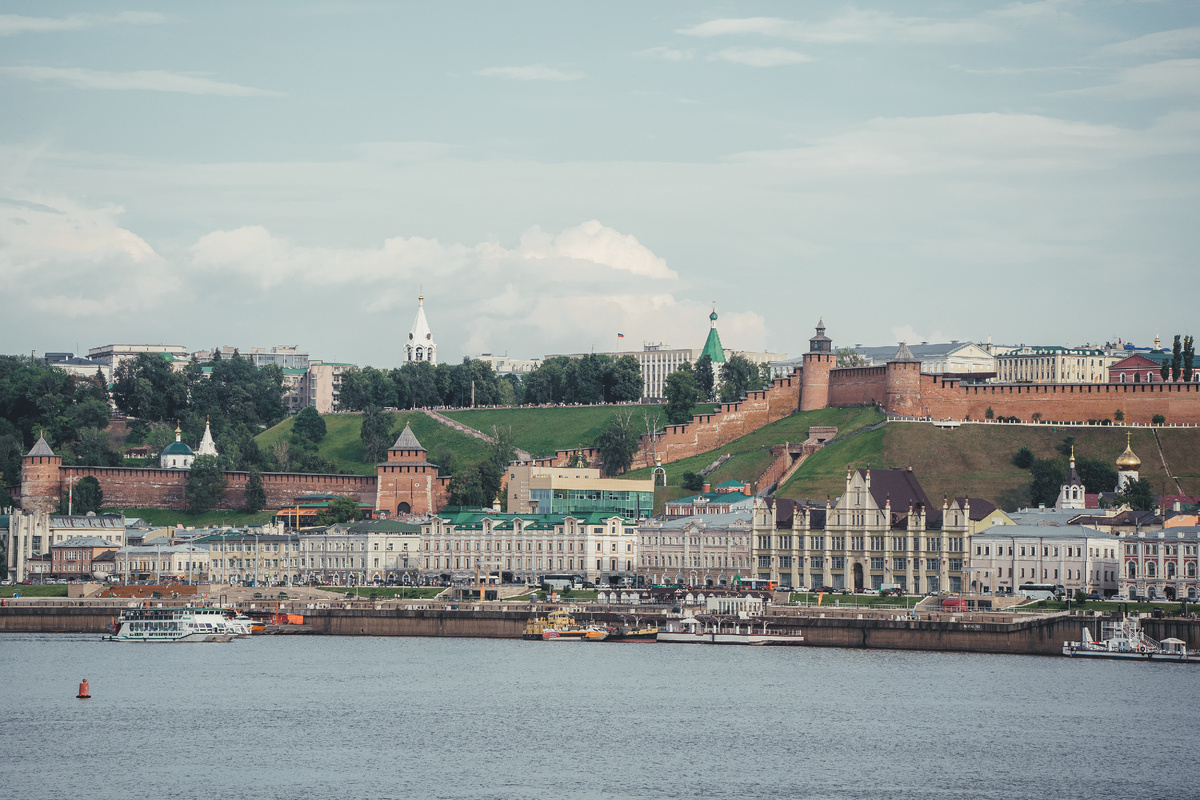 Вооон там вдалеке видно место, откуда нас забирали. Там маленький Валдайчик стоит.