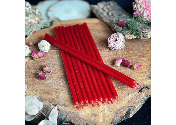 Красные восковые свечи 