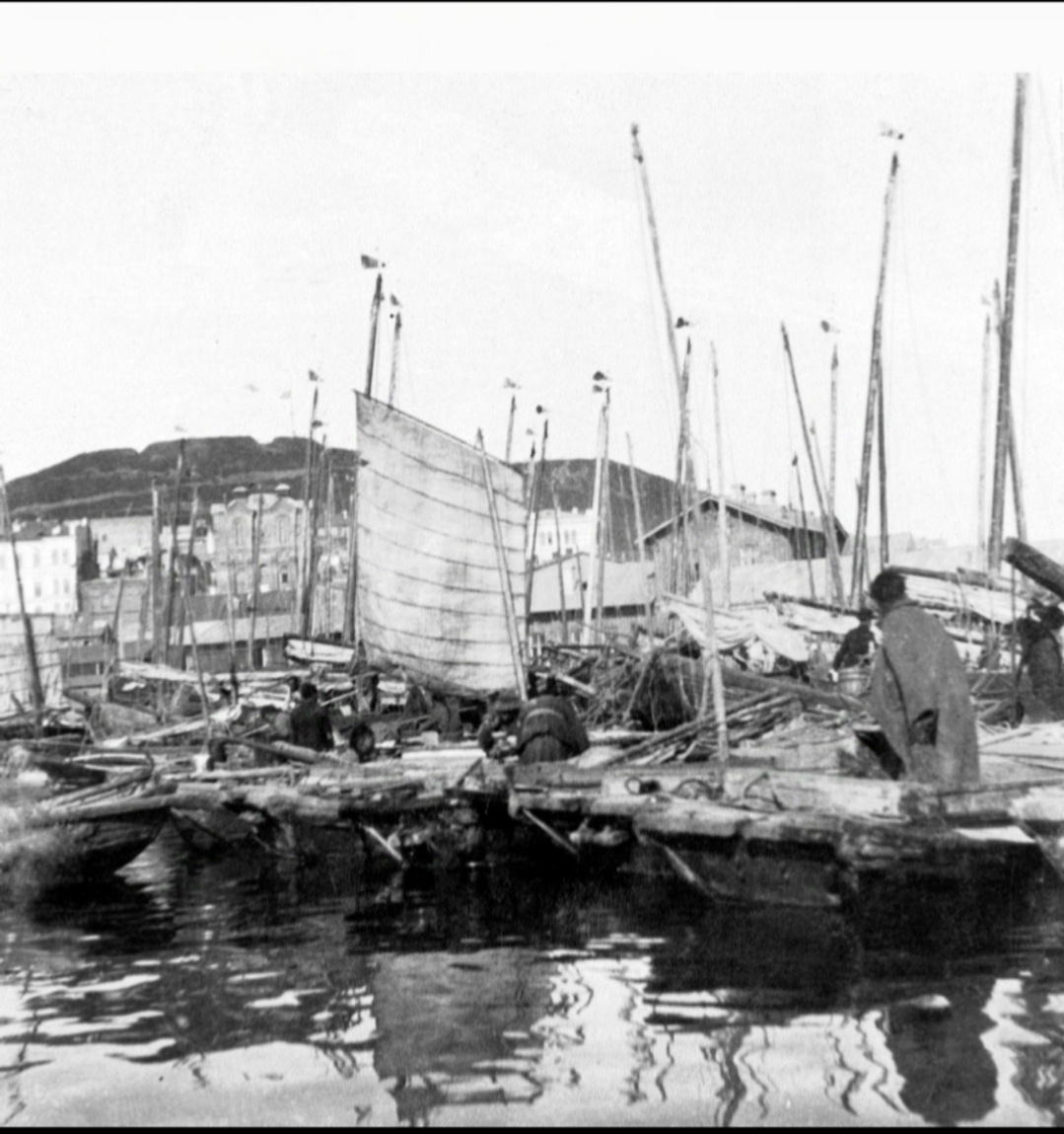 китайские джонки в Семеновской гавани Владивостока