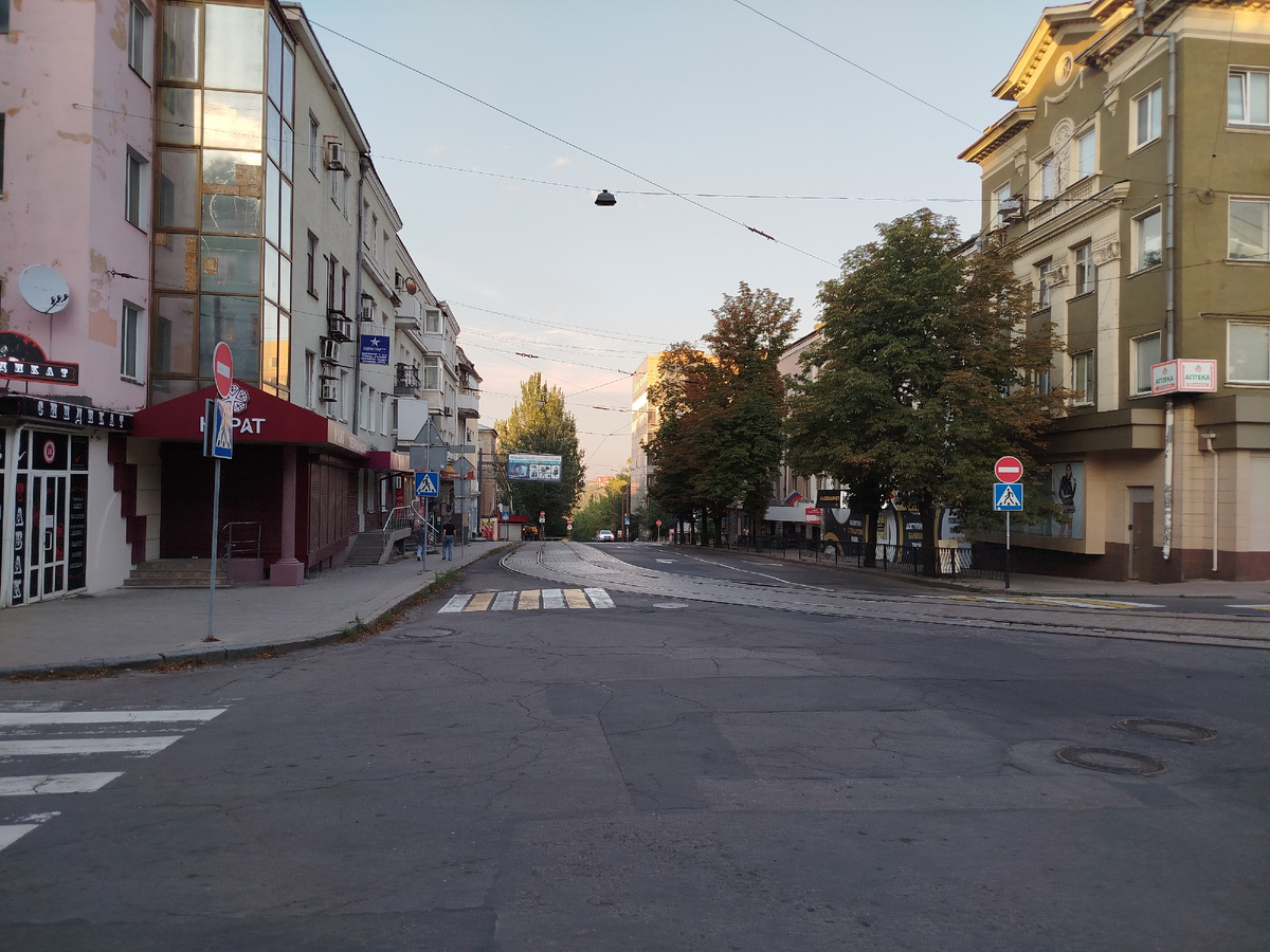 Короткий участок трамвайных путей маршрута №1 по проспекту Гурова.