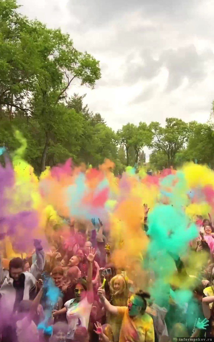 Фестиваль красок. Скриншот видеозаписи, предоставленной организаторами