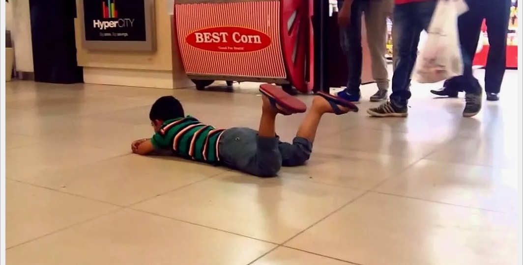 Пока ты гладишь ребенка по голове и убираешь с дороги каждую палочку - ты возможно растишь монстра