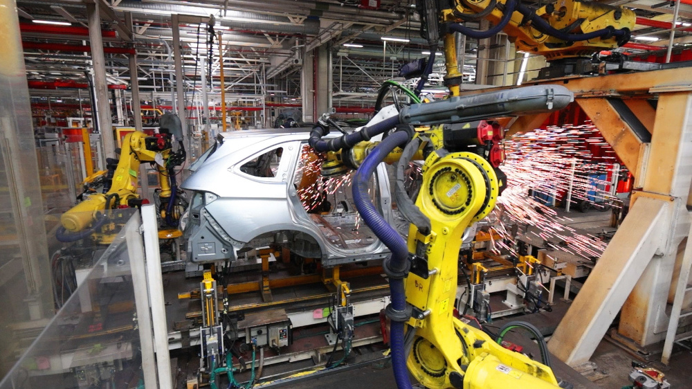 Процесс сварки кузова Haval M6 на калужском заводе