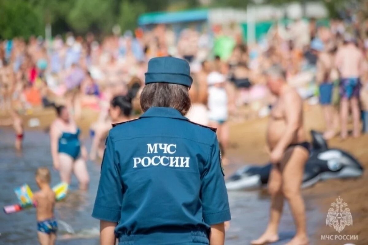    В Петербурге на пляже «Ласковый» отдохнули рекордные 11 000 человек