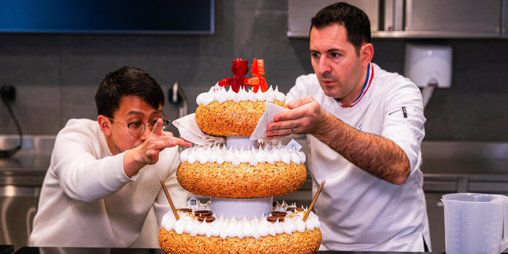 Фото: EPFL 2025 / Джамани Кайе / (CC-BY-SA 4.0) https://www.sogoodmagazine.com/pastry-blog/pastry-news/robocake-edible-robot-cake-created-swiss-italian-scientists/