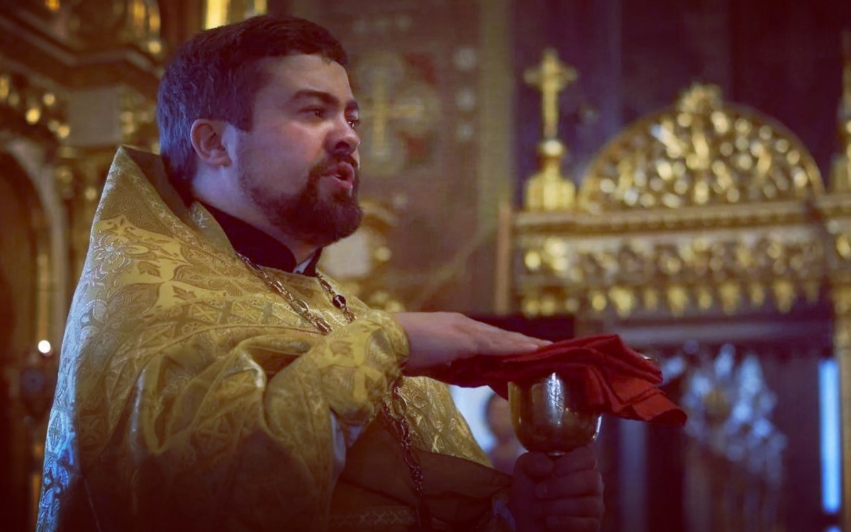 Даниил Торопов — иерей, клирик храма Воскресения Словущего в Даниловской Слободе (г. Москва).