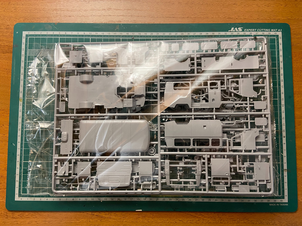 Упакованный набор  стендовой модели УАЗ-3909 "Буханка". Масштаб 1/35. Производитель "Звезда". Фото из личного архива автора © 2023 год. Листайте вправо 👉чтобы увидеть больше