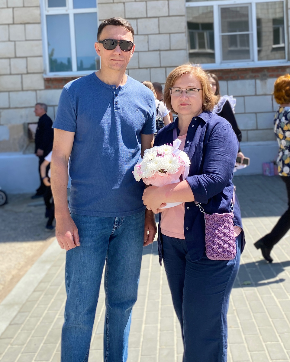 Мы с мужем на выпускном у Ильи. Фото автора статьи.