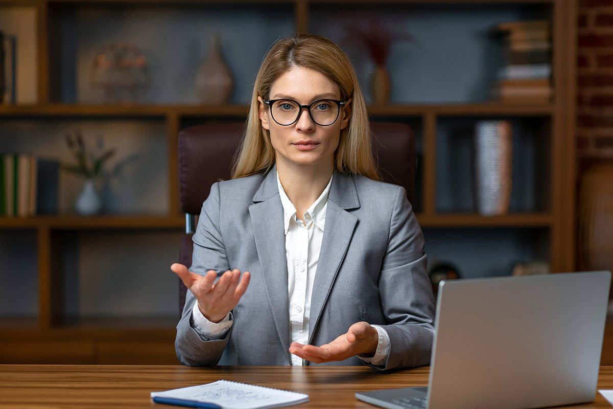    Современные технологии позволяют не только посещать пары дистанционно, но и защищаться. Источник: Shutterstock