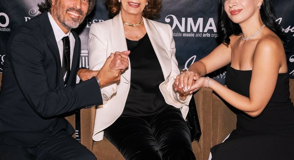 На днях в древнем монастыре Мцхеты (Грузия) состоялось красивое таинство венчания. Старший сын актрисы Софи Лорен, 57-летний Карло Понти-мла