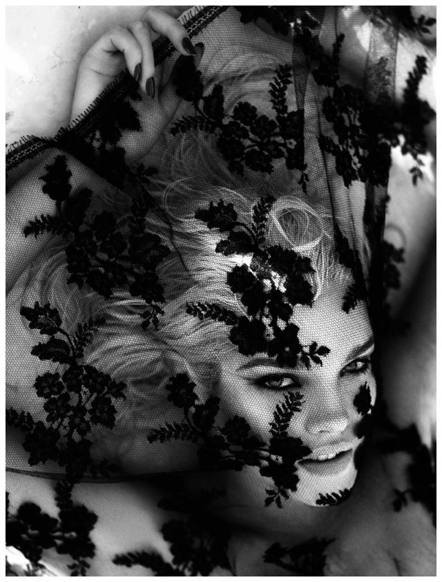 Фотографы Мерт Алас и Маркус Пигготт