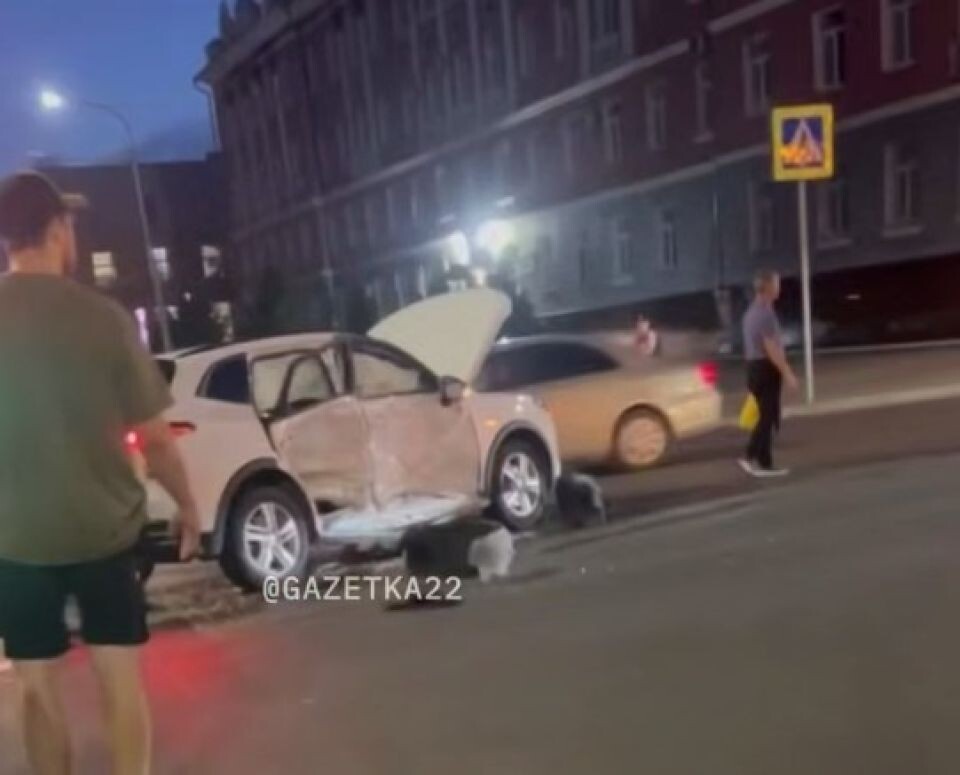    ДТП на пр. Ленина. Источник: t.me/gazetka22