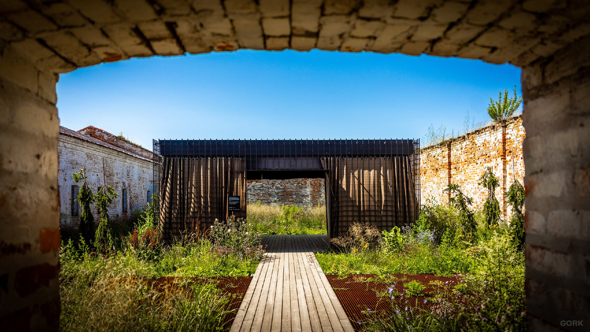 Фото: GORK | Проект: Сад арестантского корпуса | Ландшафт: МОХ | Архитектура: NOYD | Гео: Суздаль, RU