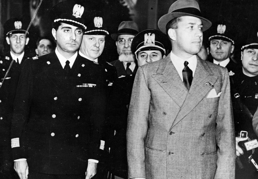 21 мая 1939 г. Министр иностранных дел Италии Г. Чиано перед отлетом в Берлин для подписания германо-итальянского пакта о дружбе и союзе (так называемого "Стального пакта")