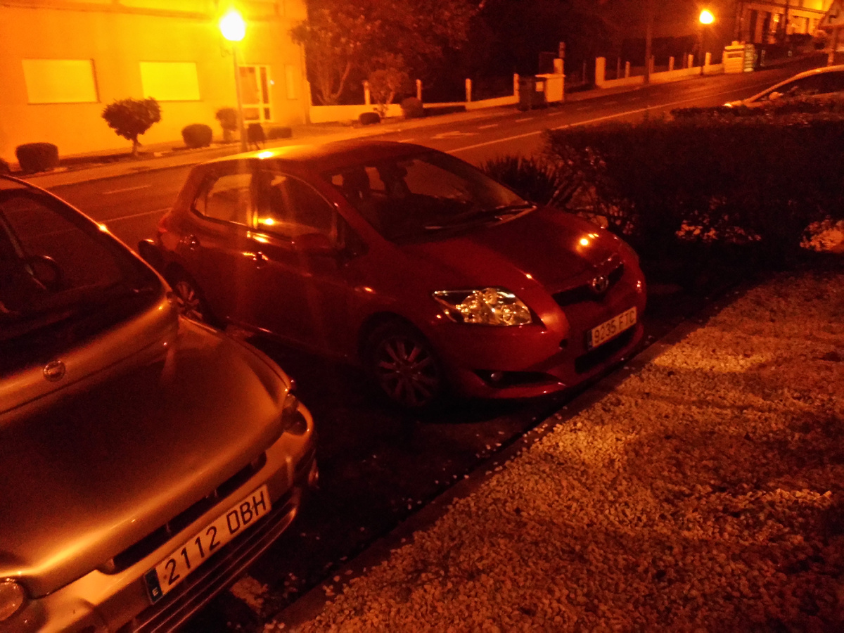 и вот еще она, та Тойотка. Смазанные фото, кадры на ходу...спустя годы они помогают вспомнить ощущения, что были в те моменты..