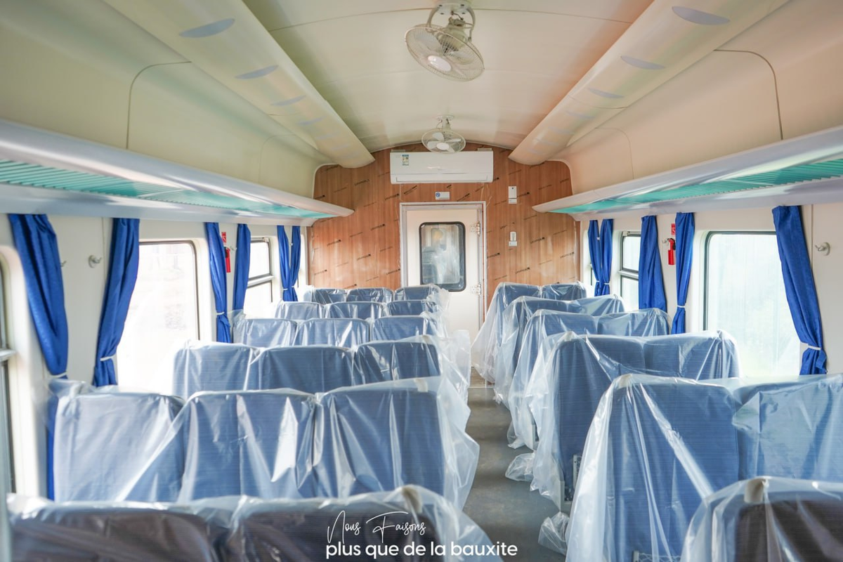 Салон пассажирских вагонов CRRC для Гвинеи. Источник: CBG
