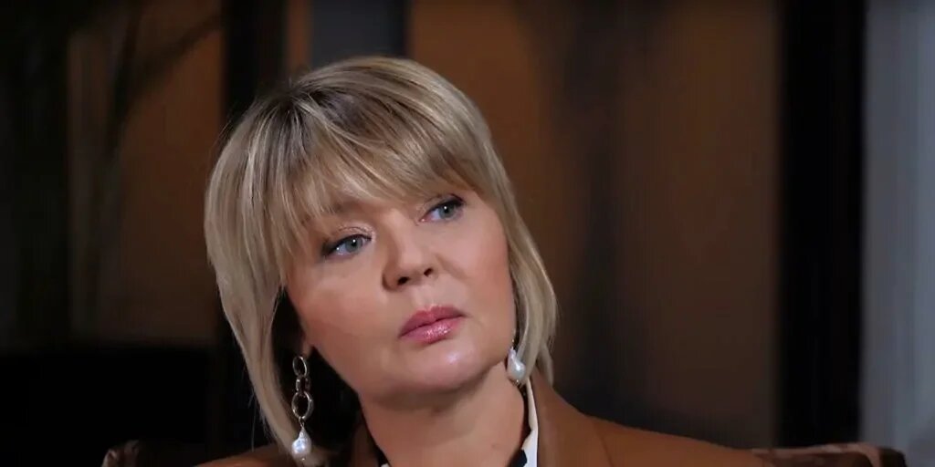 "В 50 надо что-то другое продавать, не сексуальность": Юлия Меньшова "разнесла" молодящихся женщин