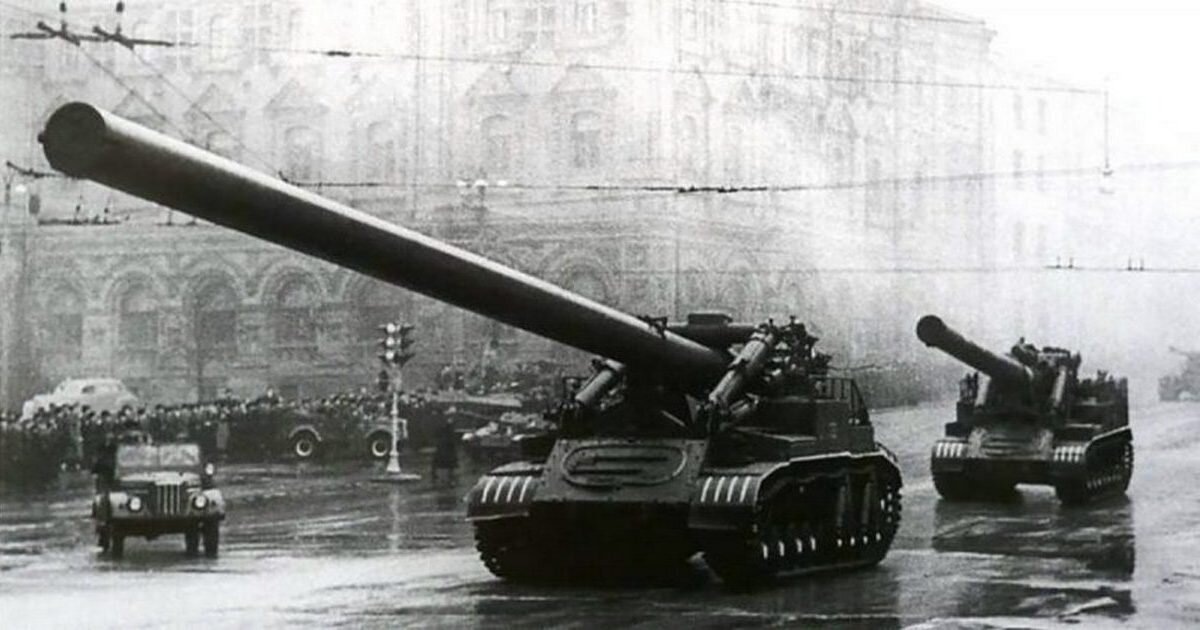 2Б1 "Ока" на параде в Москве