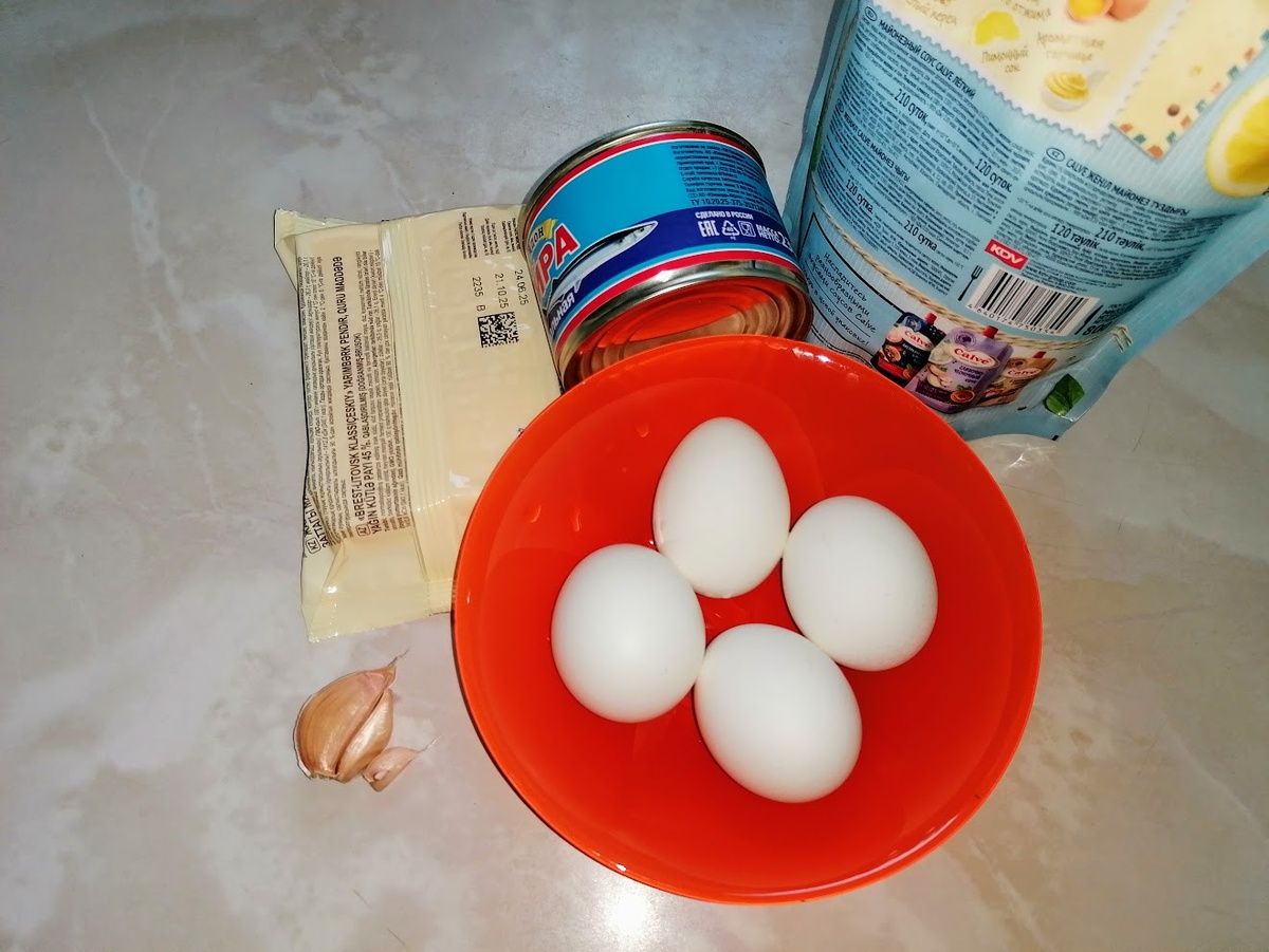 Приходится убирать из кадра все марки продуктов. Вы берите те, что предпочитаете.