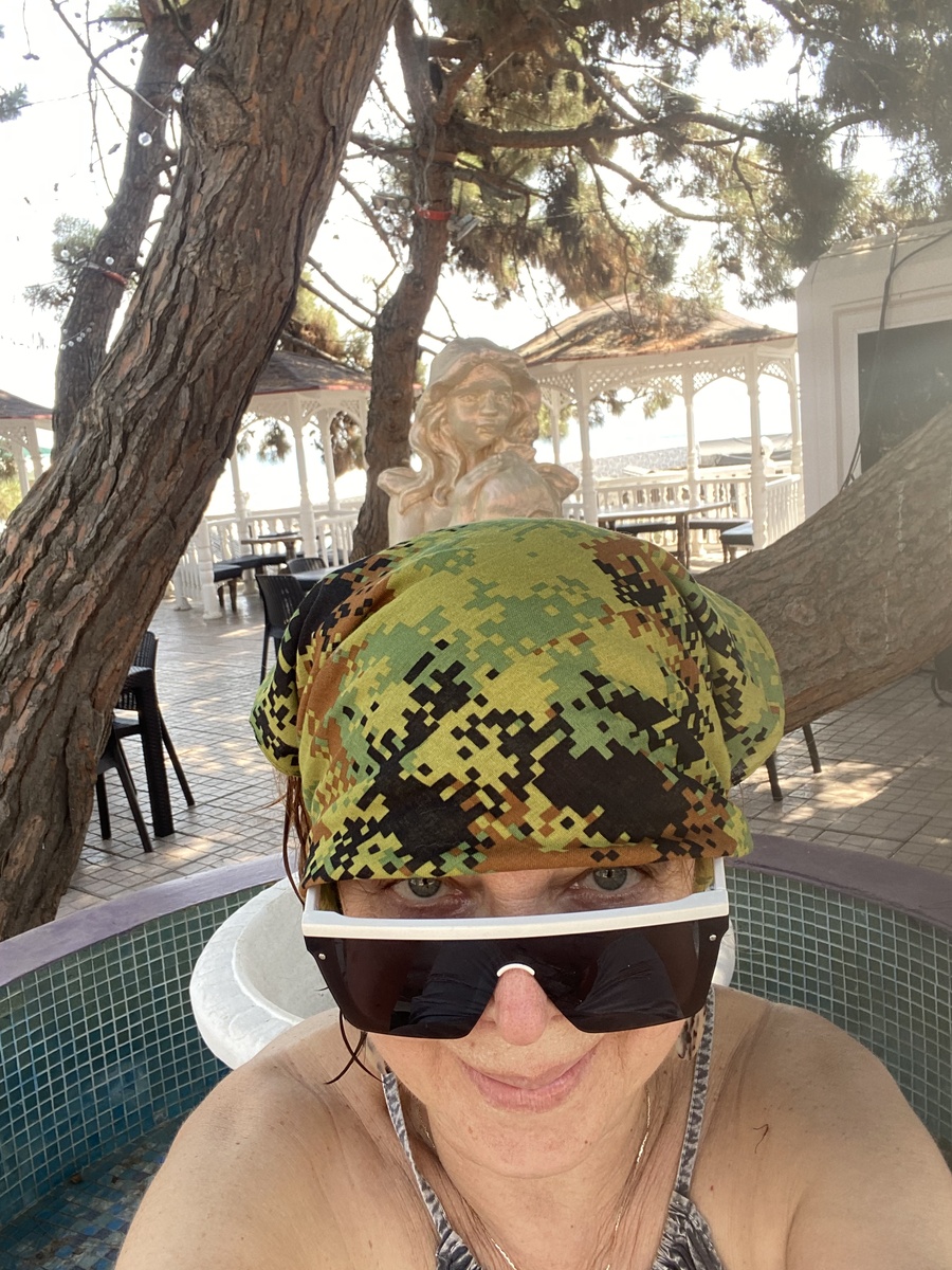 В Алуште, как на войне.