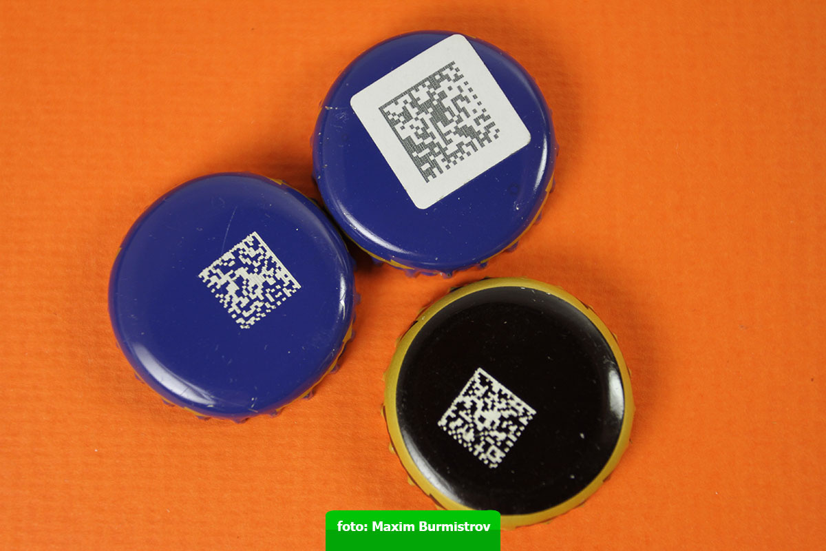 Некоторые отказались от рисунка на крышках совсем.