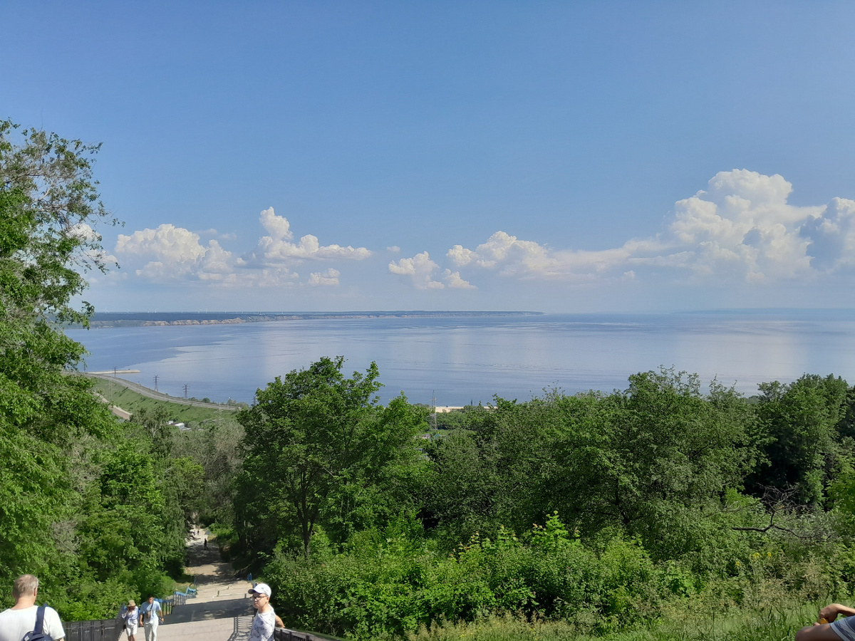 Бульвар Средний Венец - шикарный вид на Волгу (фото автора)