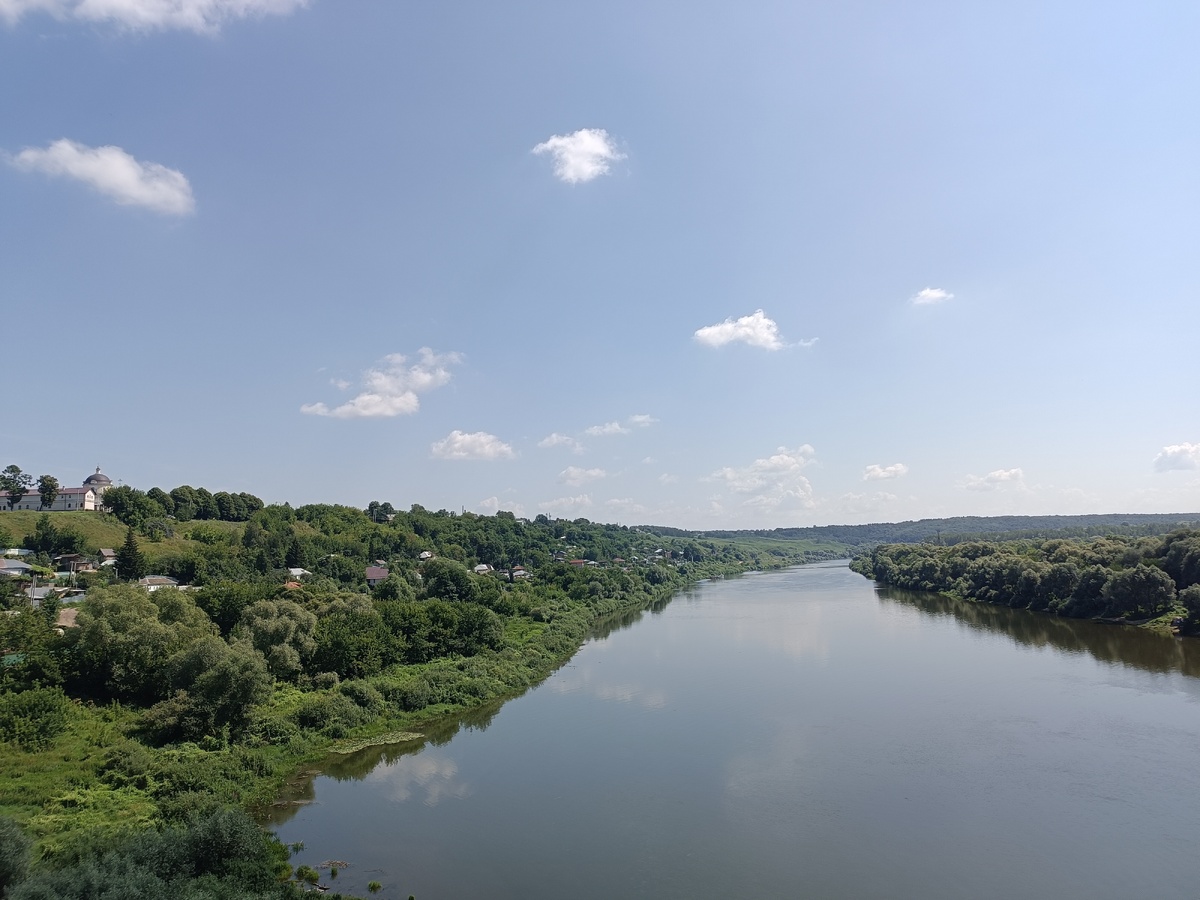 Вид с моста на реку Оку.