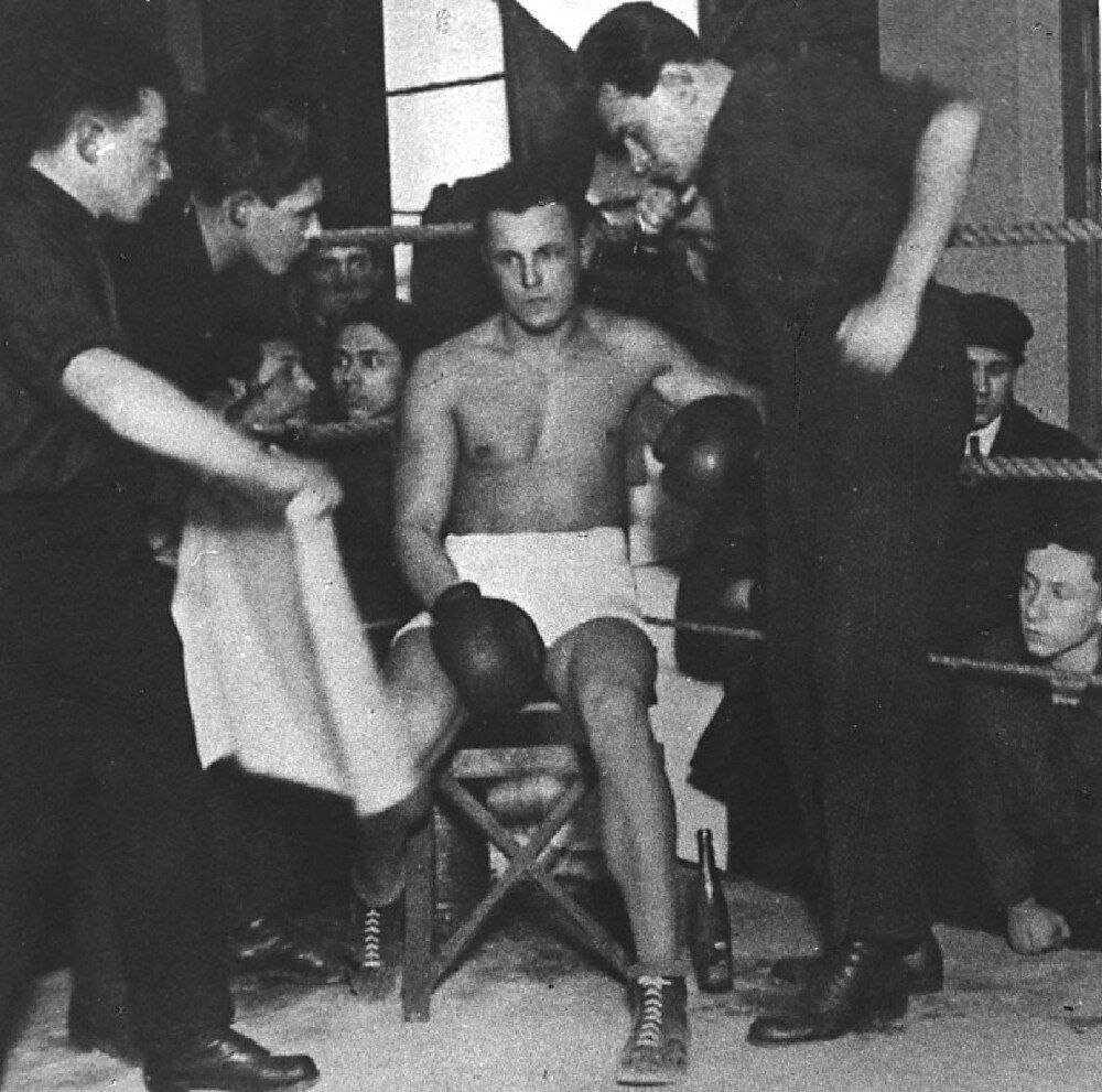 Константин Градополов в углу ринга. Фото взято из интернета 