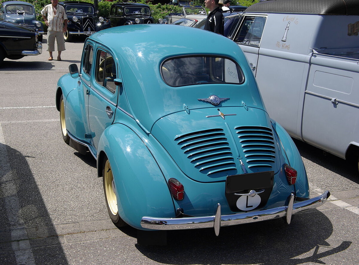 Renault 4CV (Фото: Wikipedia.org)