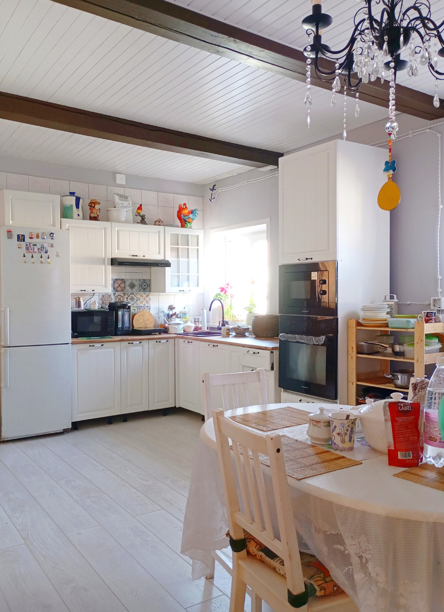 После ремонта  наша кухня требует дополнений и декора,