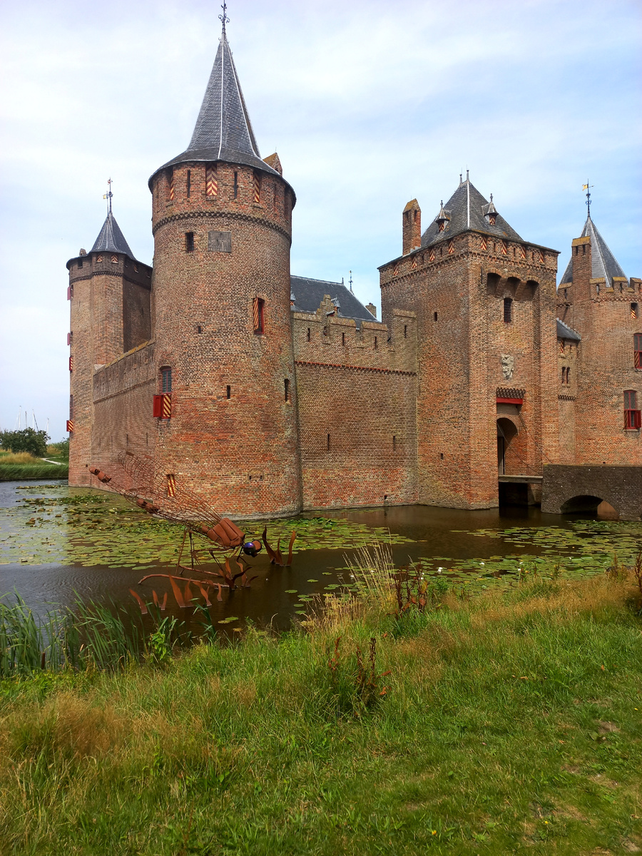 Замок Муйдерслот. Фото автора. 