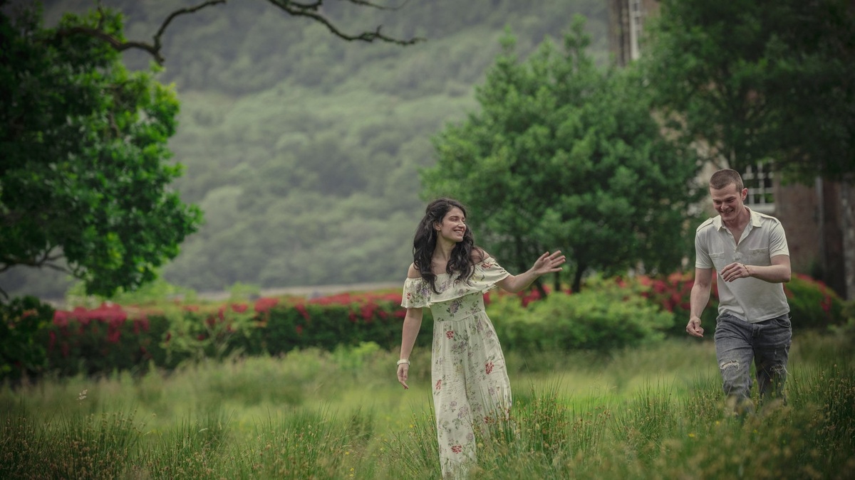 Кадр из сериала «В её глазах», 2021 год, режиссер Эрик Рихтер Стрэнд