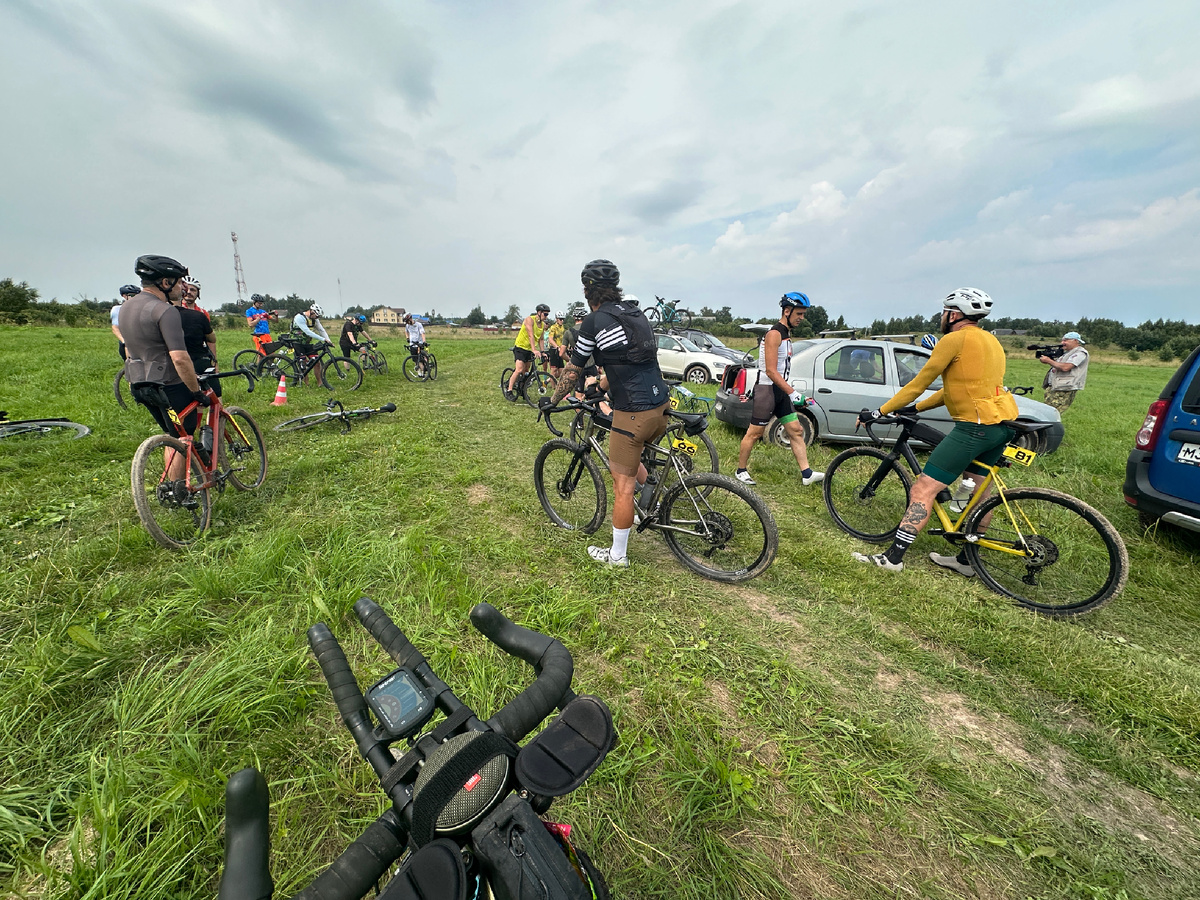 На старте гоночки